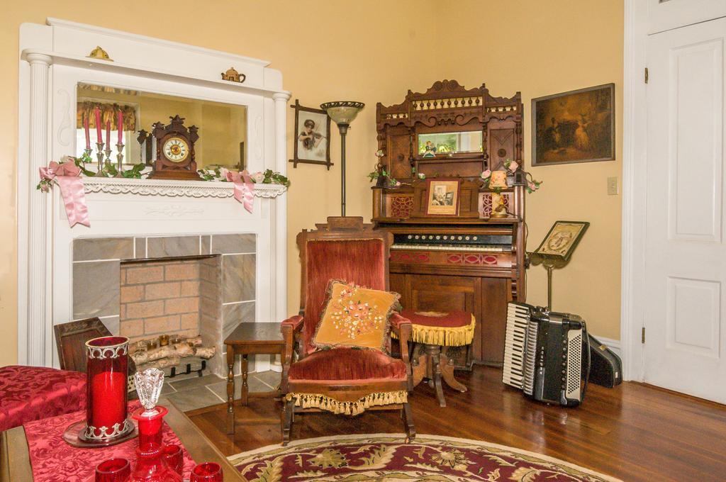 Bed and Breakfast Holly House Of Hamilton Esterno foto