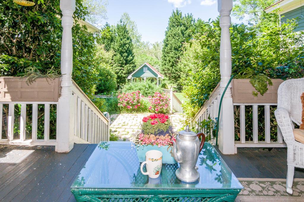 Bed and Breakfast Holly House Of Hamilton Esterno foto